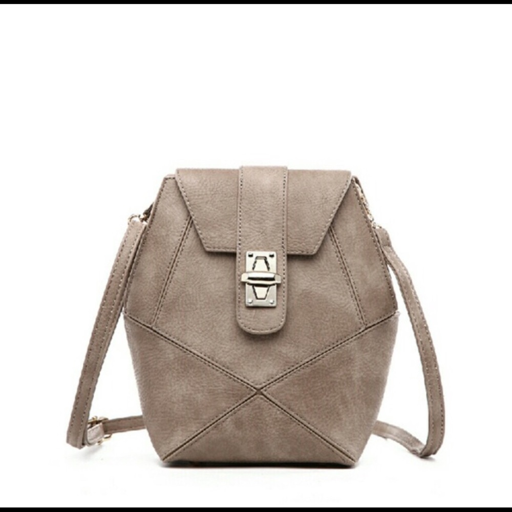 Cute and perfect cross body 💕🎀
